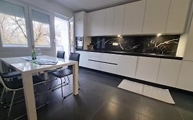Nino apartment -Center